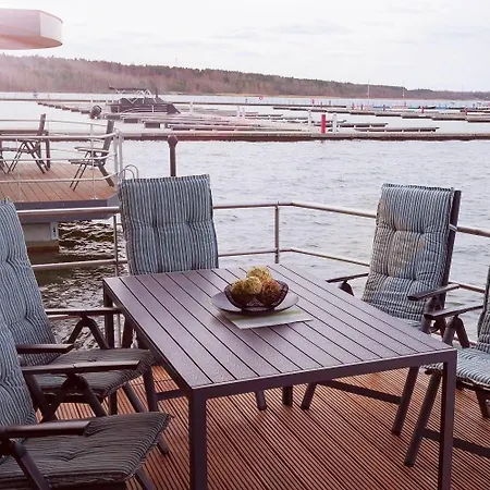 Hausboot Schatzinsel Botel *
