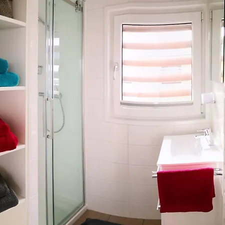 Hausboot Schatzinsel Ботель *