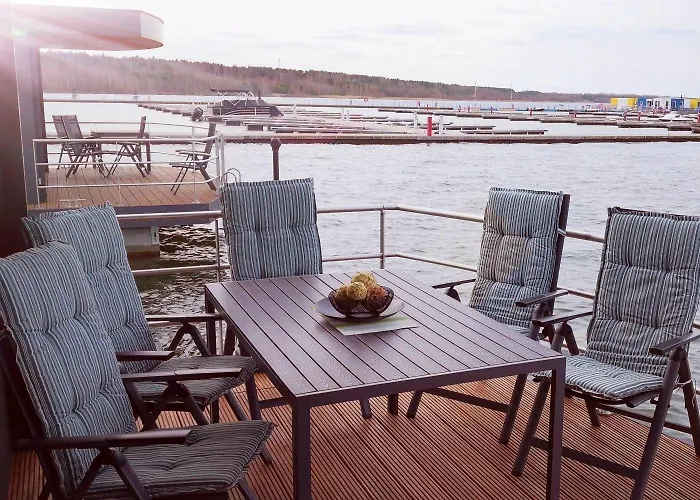 Hausboot Schatzinsel Botel *