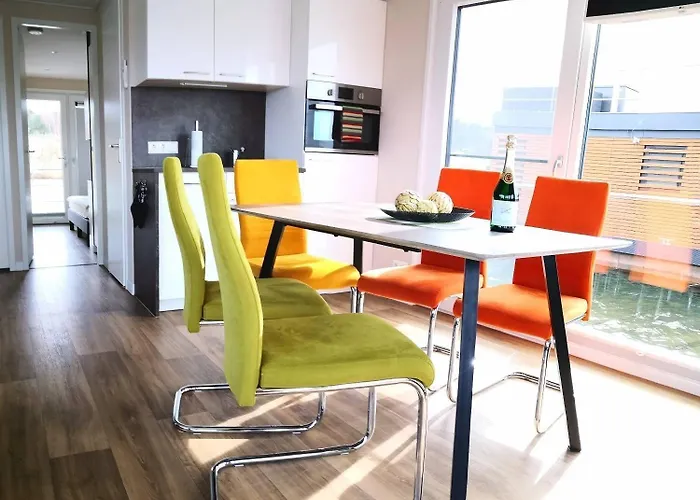 Botel Hausboot Schatzinsel *