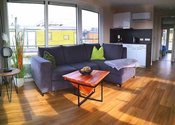 Botel Hausboot Schatzinsel *